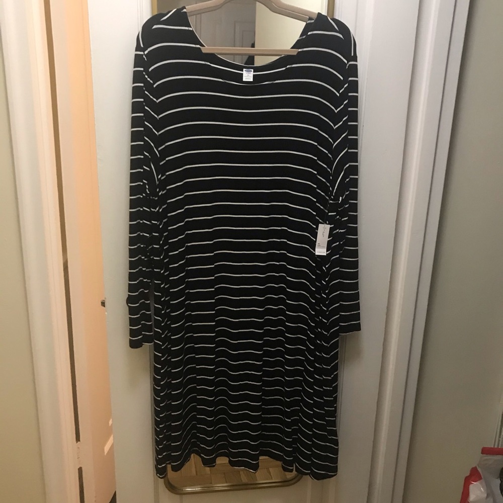 NWT striped long sleeved swing dress